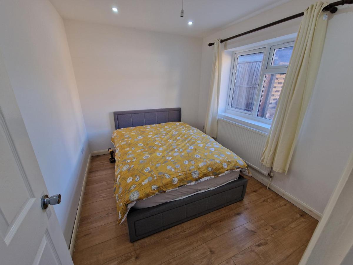 Mile End Budget Guesthouse London Exterior foto