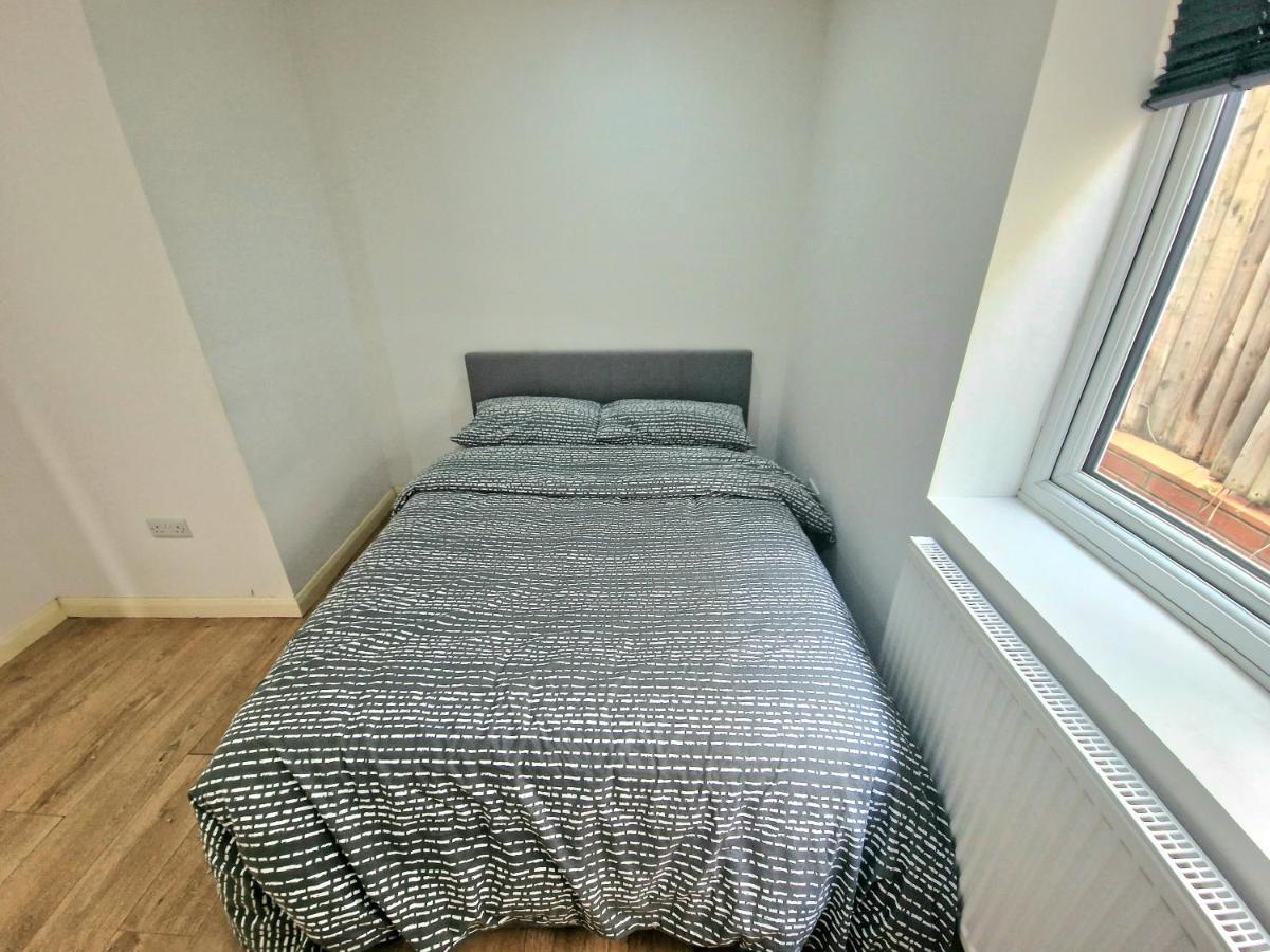 Mile End Budget Guesthouse London Exterior foto